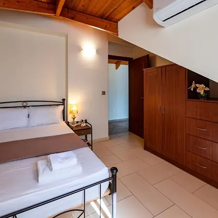 Apartment Cielo Alto Penthouse - 4 Bedrooms, Sleeps 10 Argostoli (Kefalonia)