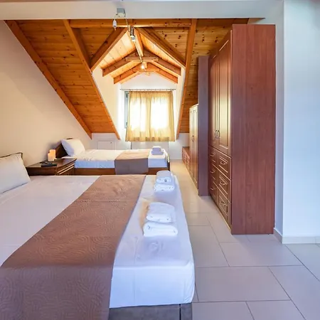 Cielo Alto Penthouse - 4 Bedrooms, Sleeps 10 Apartment Argostoli (Kefalonia)