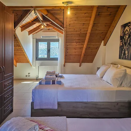 Cielo Alto Penthouse - 4 Bedrooms, Sleeps 10 * أرغوستولي