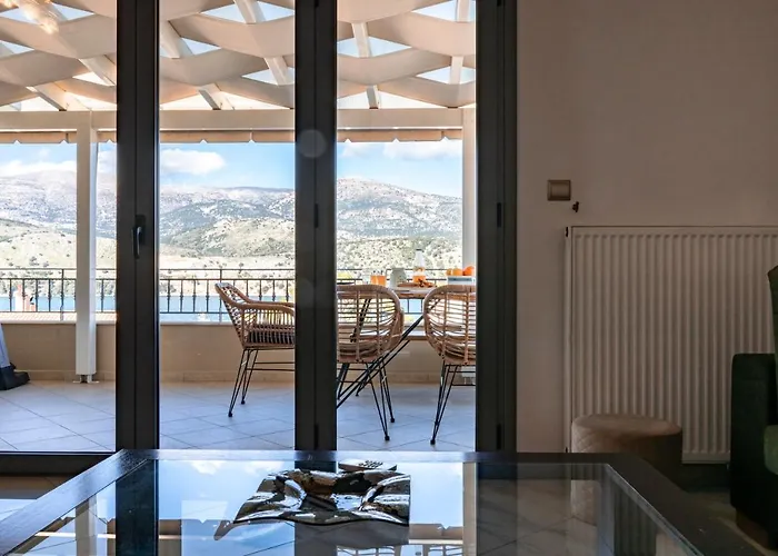 Cielo Alto Penthouse - 4 Bedrooms, Sleeps 10 * Argostoli (Kefalonia)